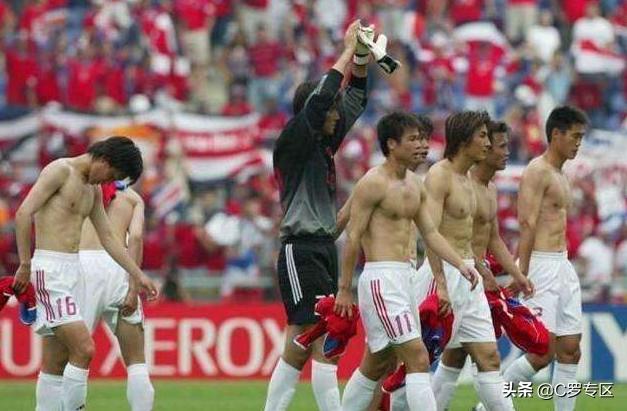 白岩松回应央视批评男篮,对米卢忘恩负义的评价