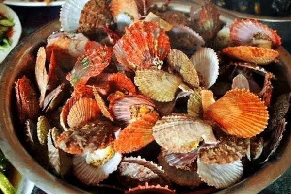 这个最适合冬天来的北方小城，光是海鲜就能让你吃回票价