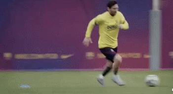 足球常识教学小视频,足球中的常见错误动作及纠正方法