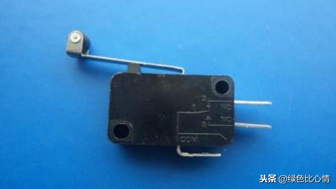 微动开关使用方法,使用微动开关的正反转电机拆解