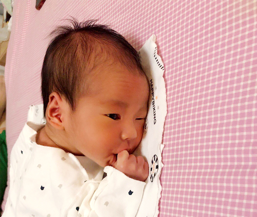 0-12个月宝宝发育图文详解,1-12个月的宝宝发育过程