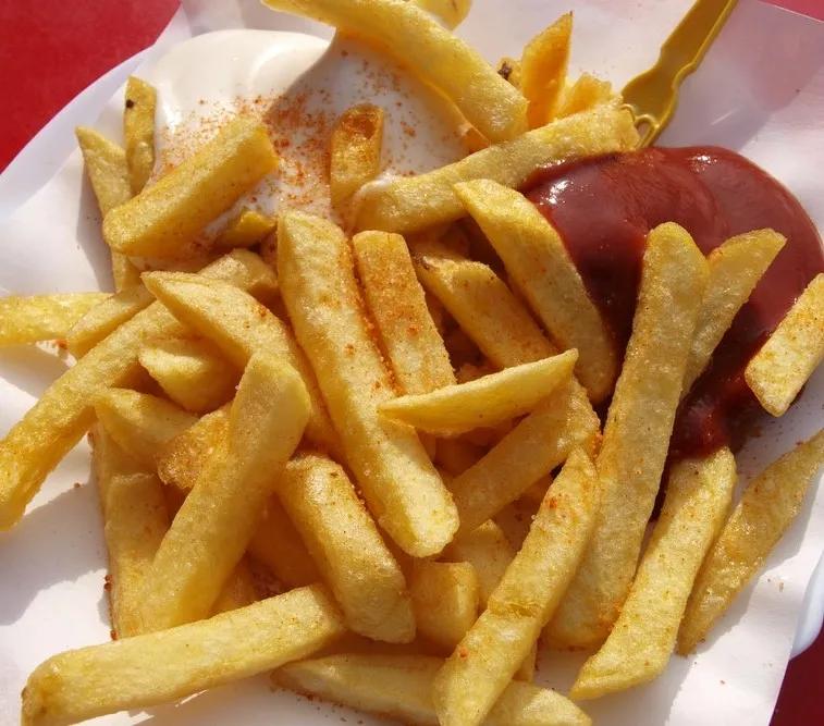 国外网红给黄瓜挤奶​视频登上热搜!milkcucumber是什么神操作?