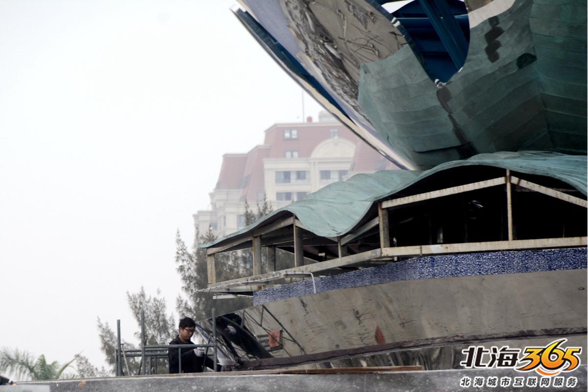 档次提升!北海新“潮”雕初见规模,台阶向海延伸呈现波浪形