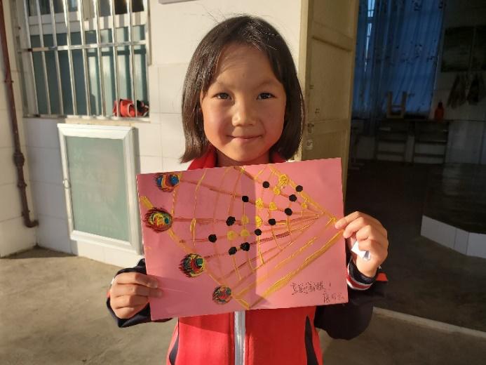 通宵为云南孩童手绘贺卡唐可云老师让黑白围棋炫彩起来