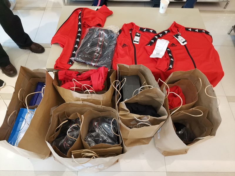 双流奥特莱斯阿迪还在打折吗,为啥阿迪达斯降价那么多是套路吗