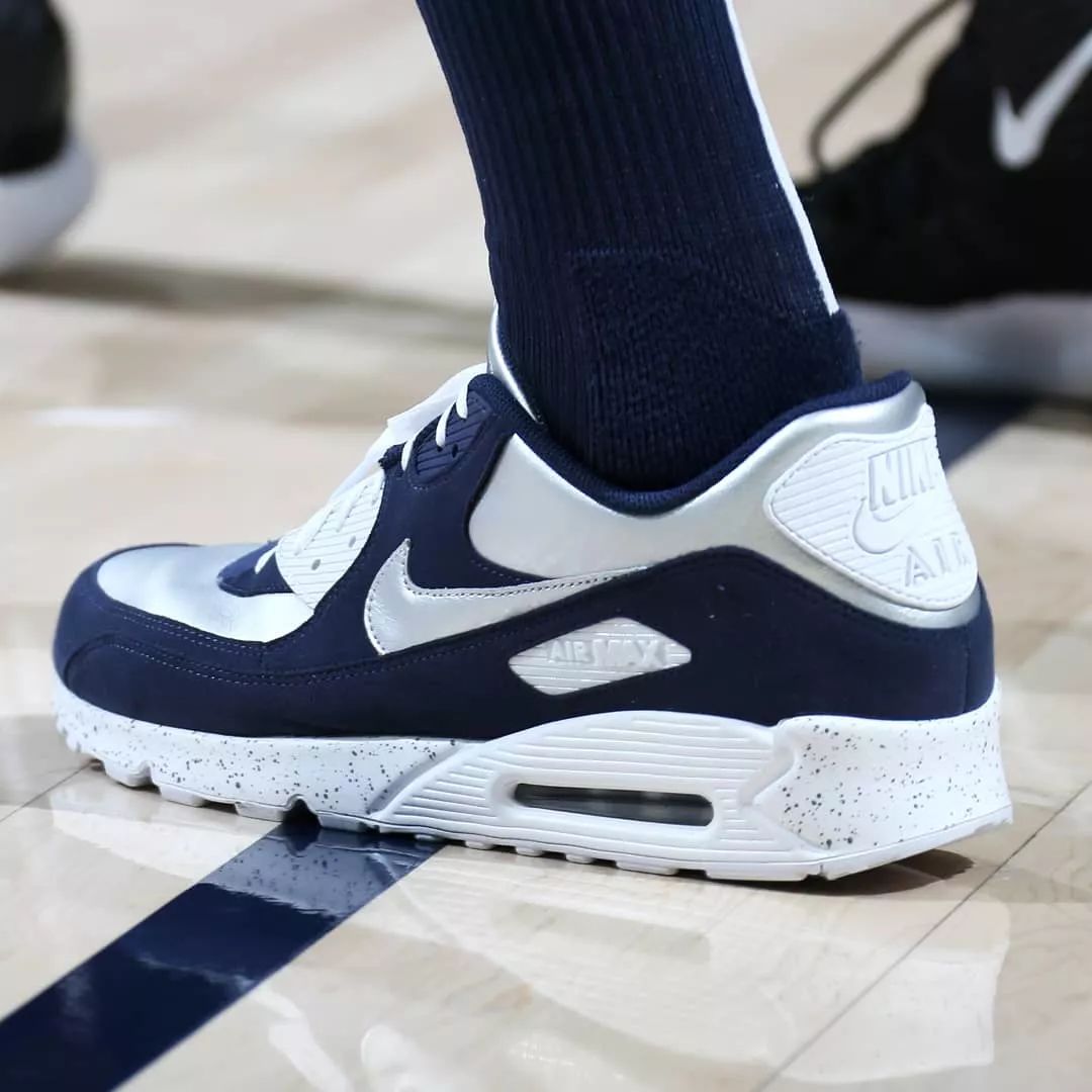 韦德2019年全明星球鞋wow7,韦德穿詹姆斯球鞋