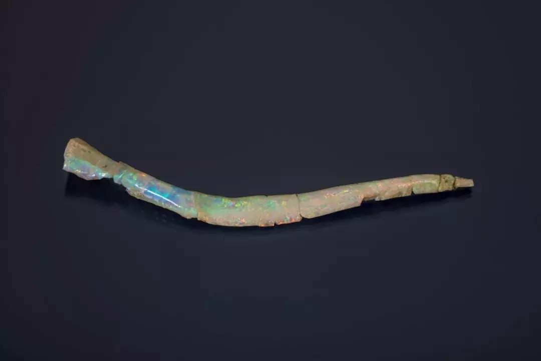 神奇的宝石绘本,宇宙宝石欧泊石