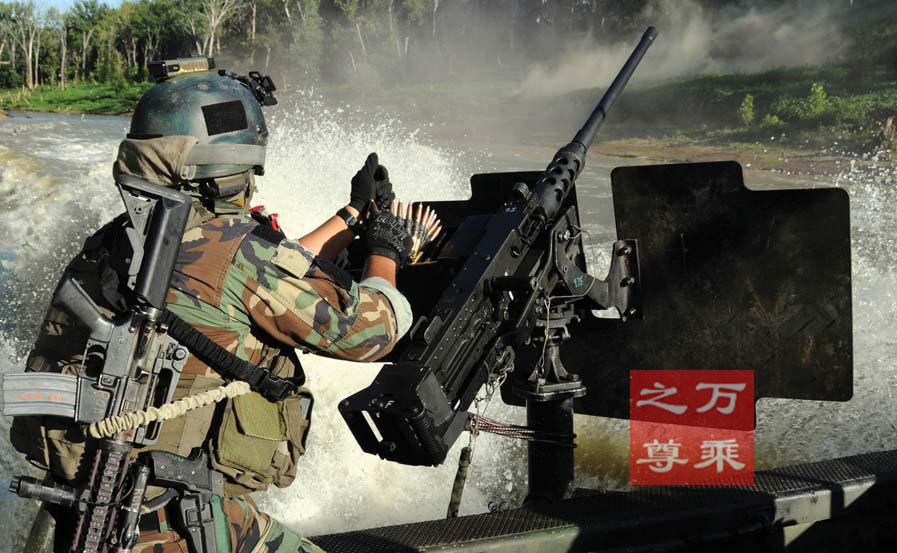 m2机枪打日军碉堡,m2机枪为什么不被淘汰