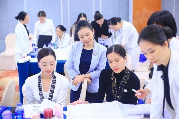 海纳川礼仪培训收费,海纳川培训班演讲