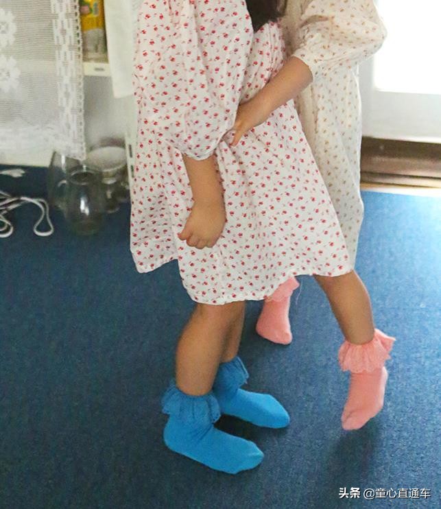 今年流行的韩国女袜,女童今年最流行的装饰袜