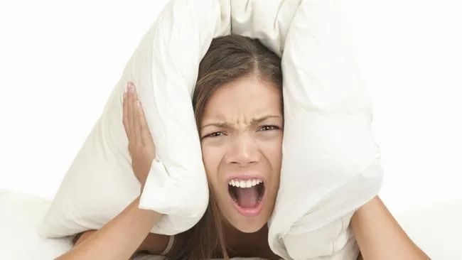 施工噪音扰民时间规定的法律依据,周末7点半开始装修算不算扰民