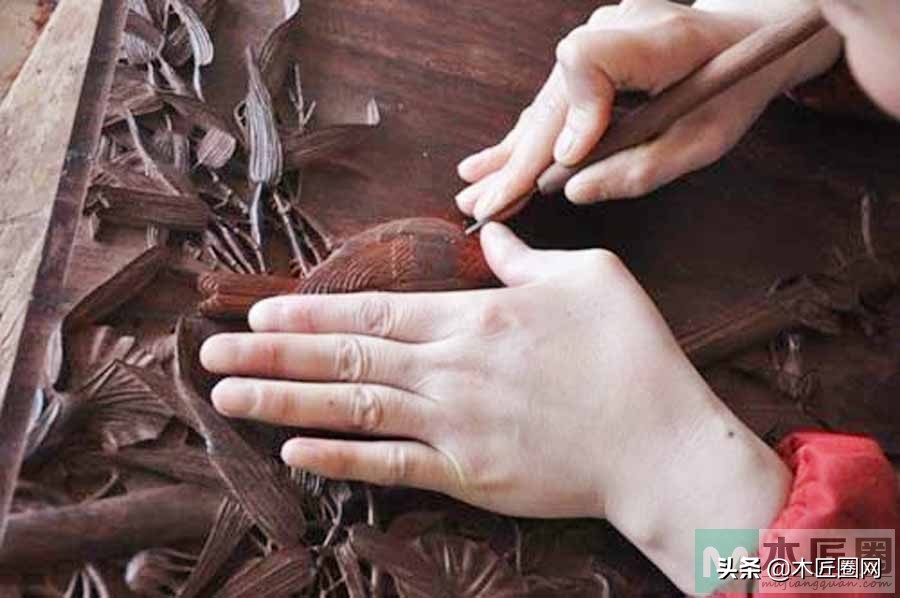 红木家具雕刻的手法有哪些,红木工艺品雕刻技术