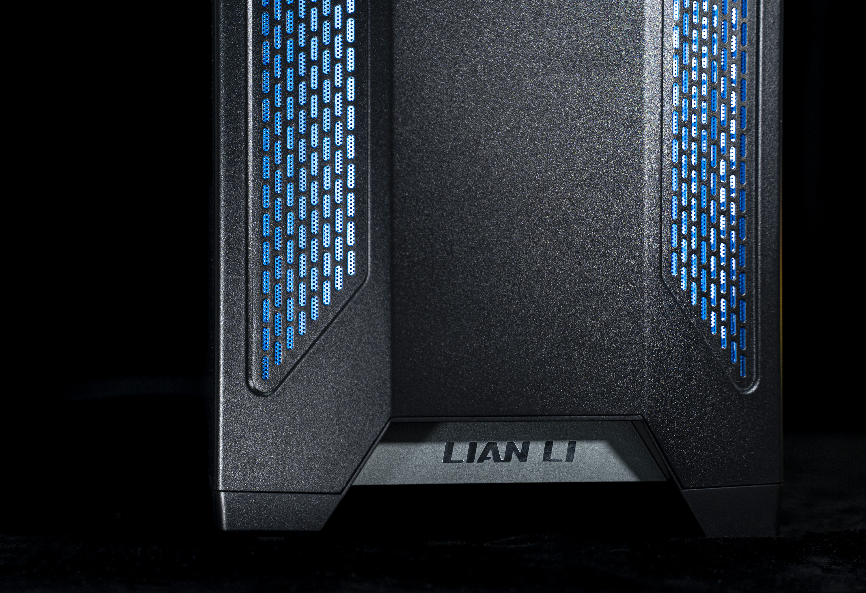 联力鬼斧机箱装机配件推荐,联力鬼斧机箱安装视频