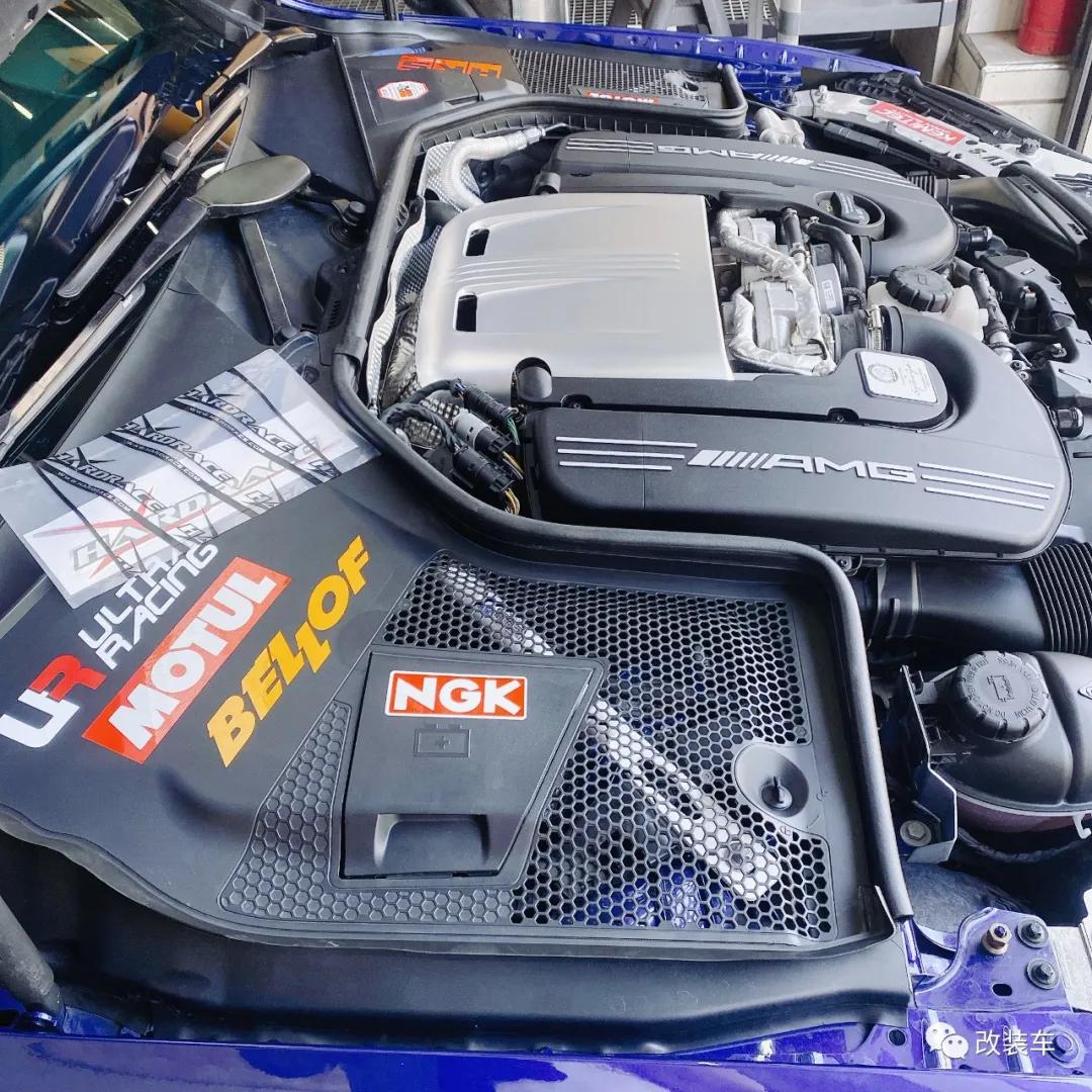 奔驰amgc63v8,6.2升v8奔驰c63加速
