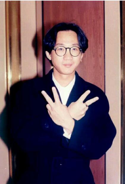 黄家驹的心酸历史,黄家驹的不羁情史