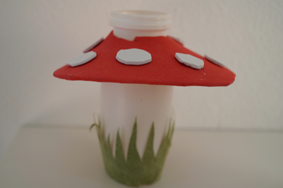 元宵节冰墩墩拿着小灯笼手工制作,能点灯的元宵节手工兔子小花灯