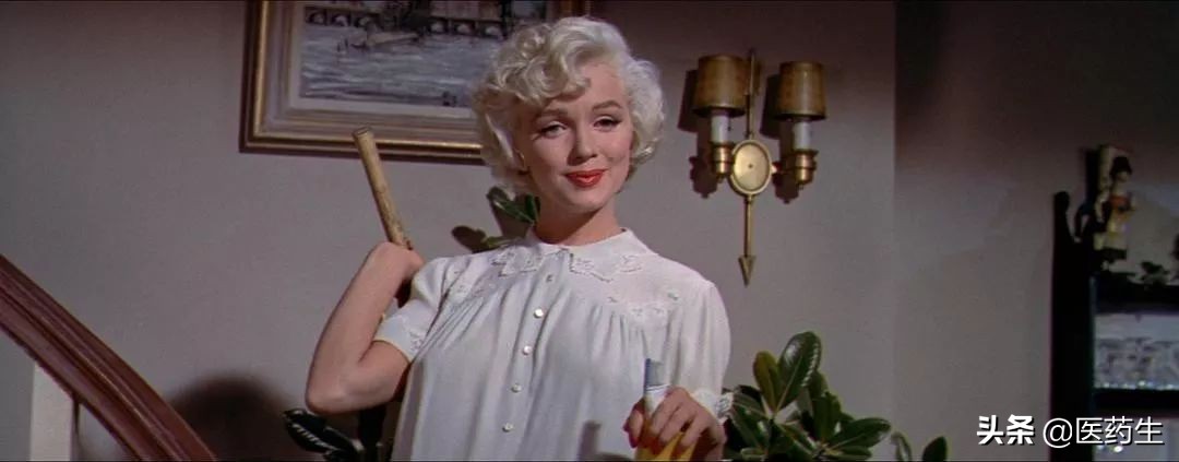 上天给予了你一个美丽的容颜,上天给了你容颜却又遭受了磨难