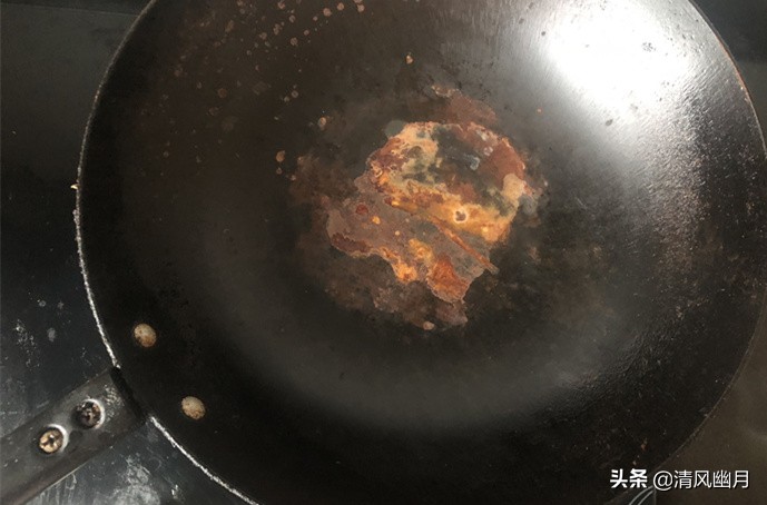 铁锅容易生锈还是不粘锅容易生锈,铁锅生锈怎么处理才能不粘锅