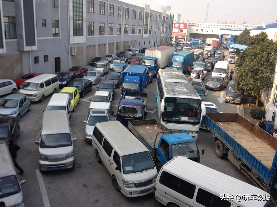 高配帕萨特1.8t落地价格,1.4t帕萨特能买到么