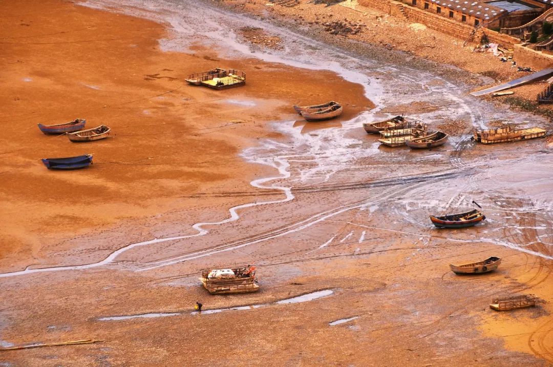 流浪地球：月球，爱你1000000万年