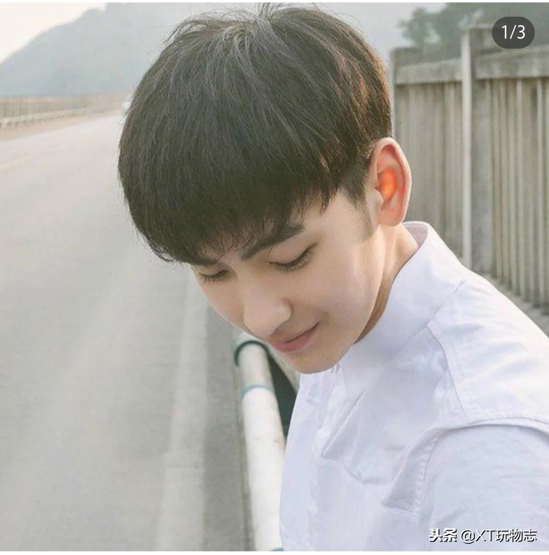 男士潮流卷发发型,女士剪个潮流的男士发型