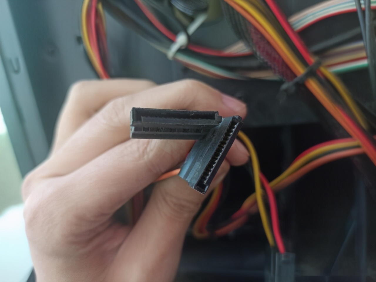 机械硬盘安装教程台式,台式机加装500g机械硬盘教程