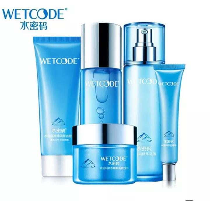 女人为什么钟爱化妆品,女人对化妆品的痴迷度