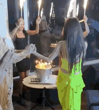 婚纱女王王薇薇73岁苗条似少女,白富美王薇薇完整版