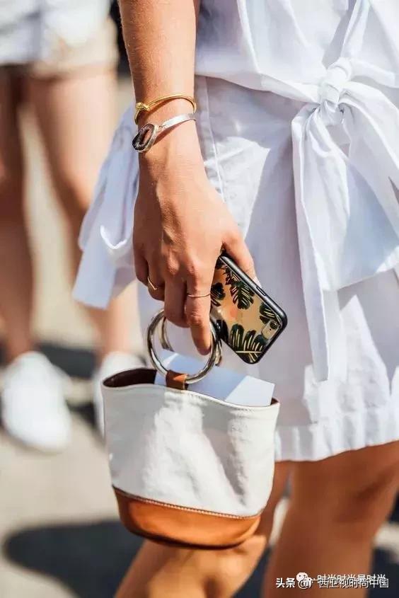 手镯是用石头搞出来的吗,手镯创造灵感