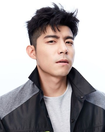 男神王柏杰太懒做保养抬头纹成最大致命伤