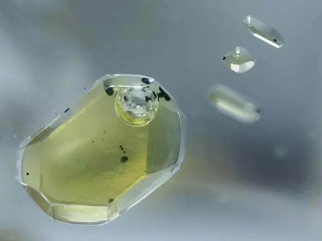 市面上卖的水晶有哪几种,哪种水晶便宜又不容易买到假的