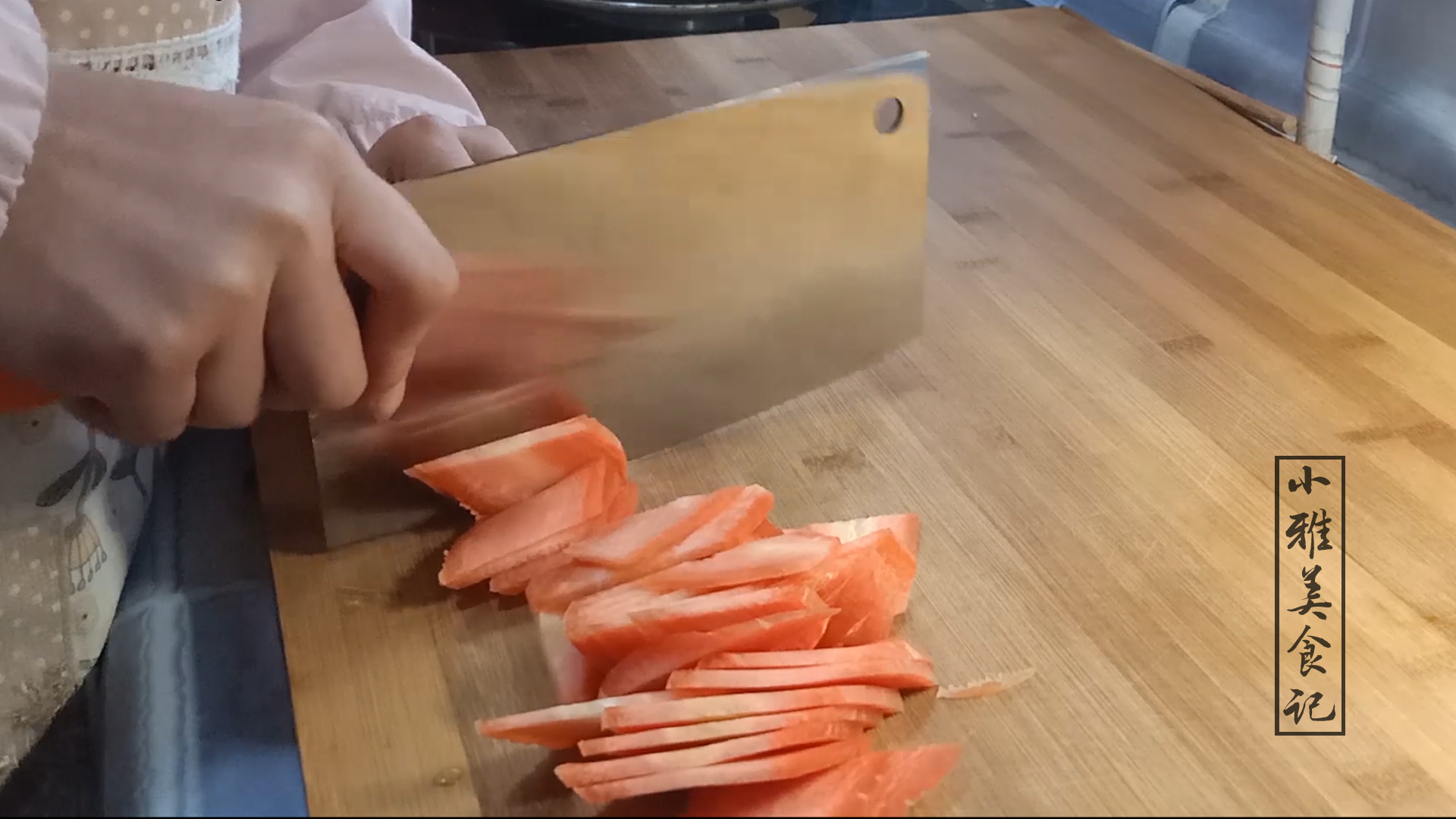 蘑菇要不要烫一烫再炒,蘑菇一定要焯水吗