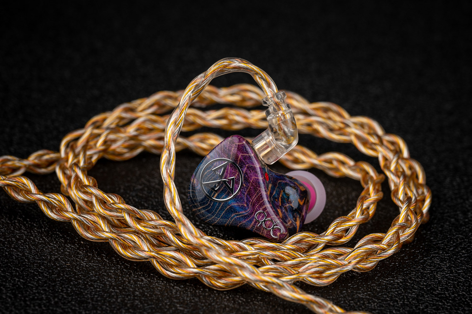 名为“魔”圈，却依然一本正经，qdcDmagic听感简析