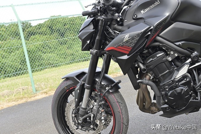 川崎z900跟川崎z1000有什么差别,川崎Z900驾驶体验
