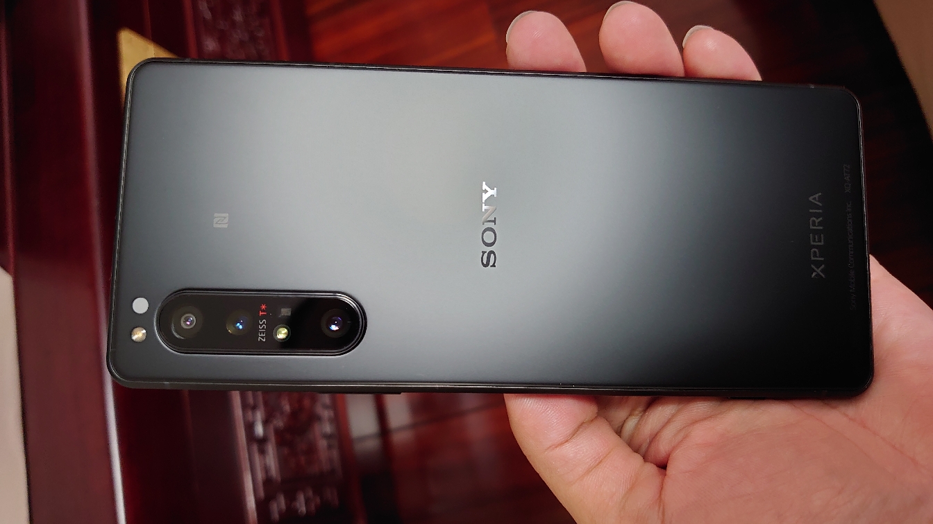 我有我的热爱！6499元“捡漏”索尼Xperia1II，信仰究竟值不值？