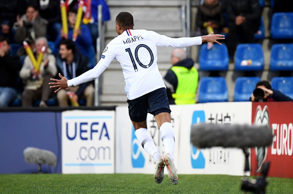 新闻联播报道姆巴佩97秒进两个球,外媒报道世界杯2022卡塔尔姆巴佩