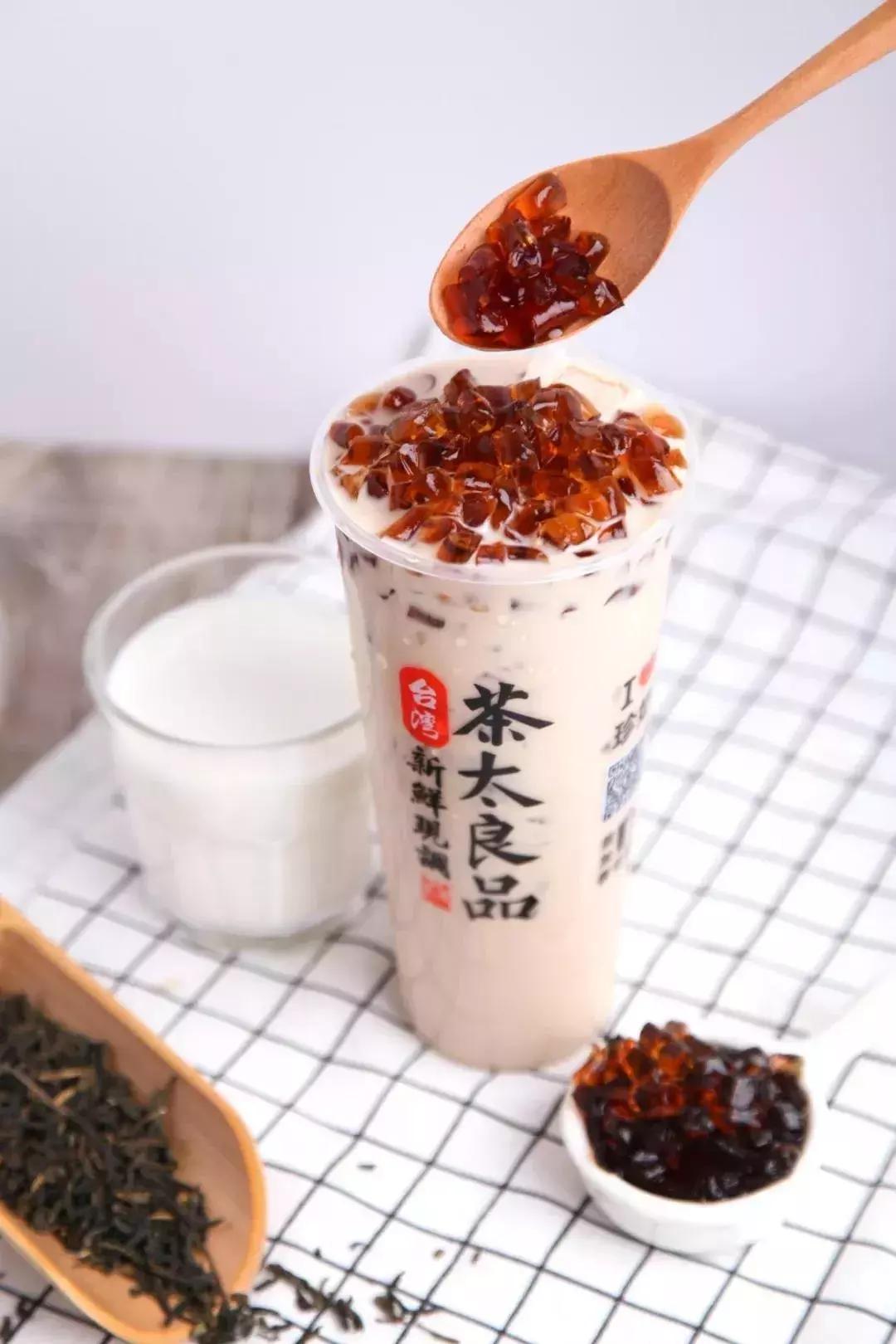 超强甜蜜饮品盘点，近20款网红茶饮6.1元承包你的儿童节