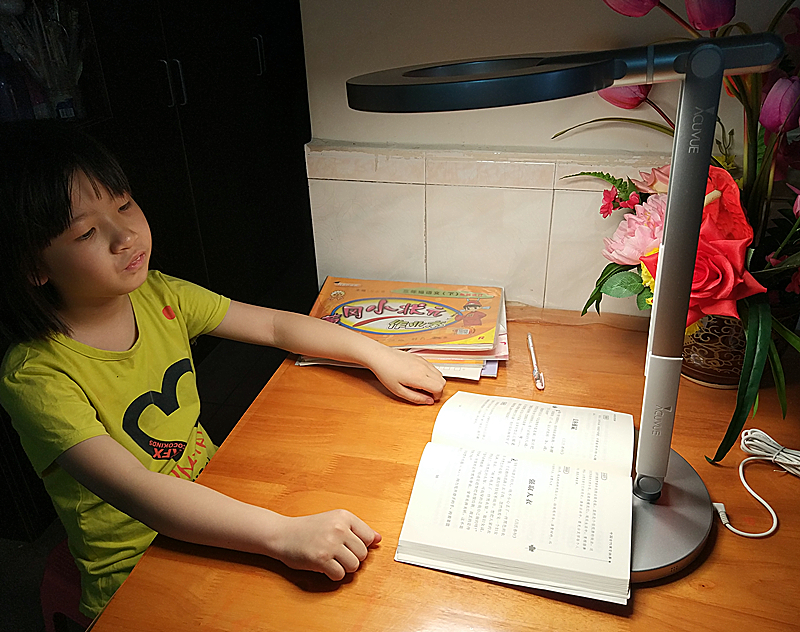 防近视的护眼灯,防蓝光护眼灯测评