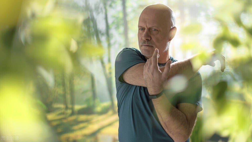 年龄大了为什么不建议跑步运动,50岁中年人跑步锻炼该注意什么