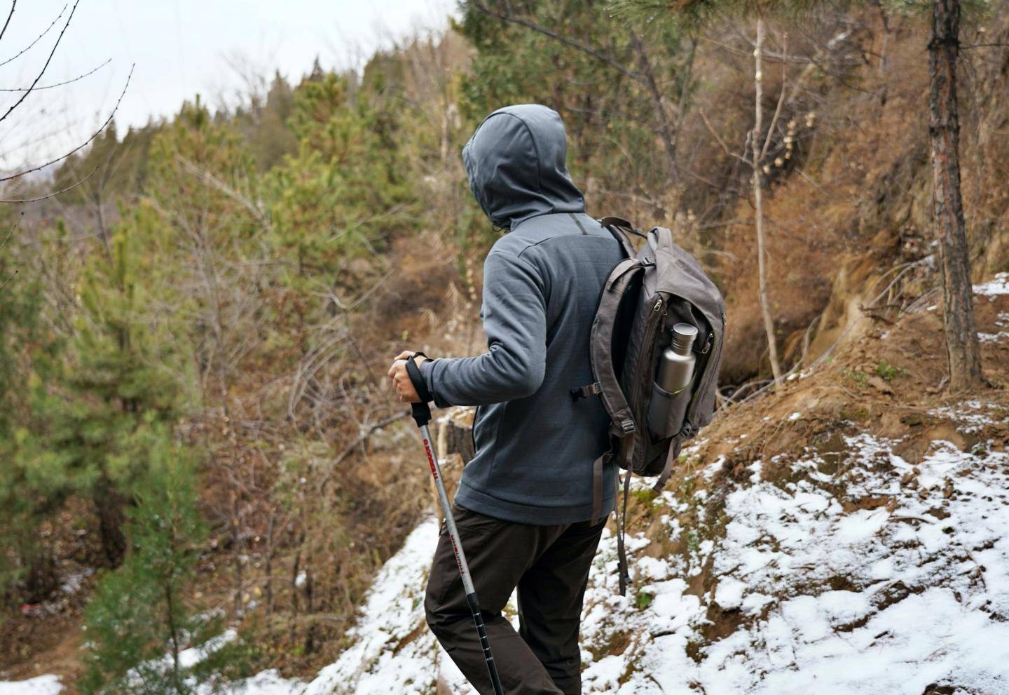 adidas连帽夹克男款白色,阿迪达斯terrex外套夹克