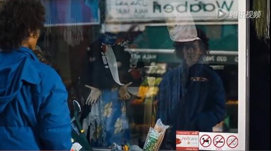 《沙漠之花》:一个女人坚强的改变,一种残忍习俗的反对