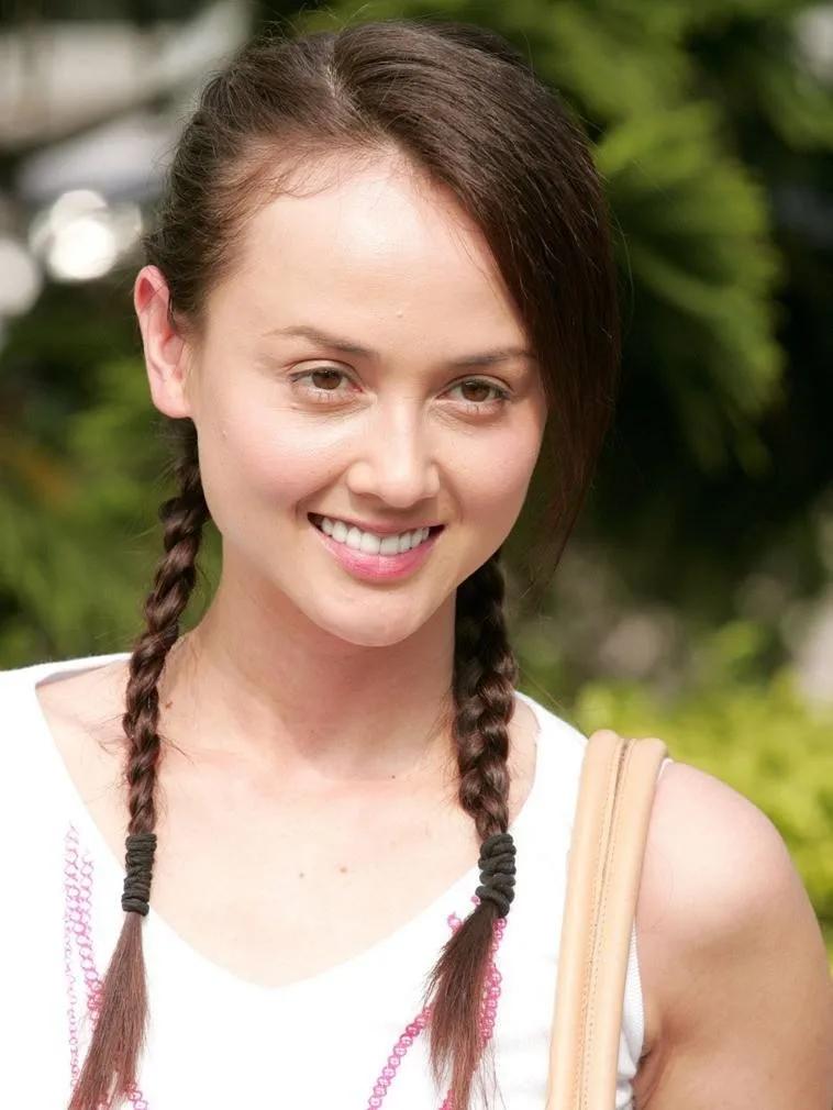 亚姐冠军复出,45岁亚姐韩君婷现状