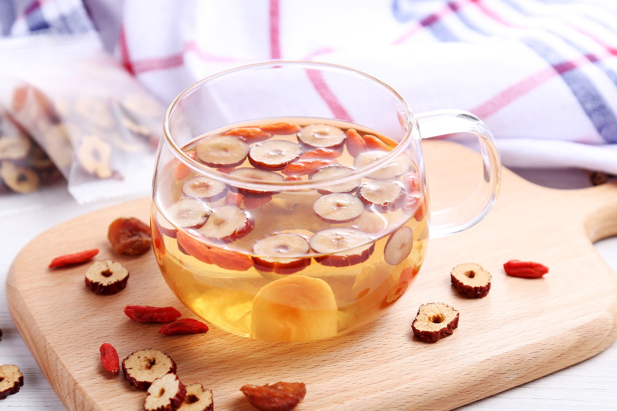 人生何其乐偷得浮生半日闲,偷得浮生半日闲喝茶养花是清欢