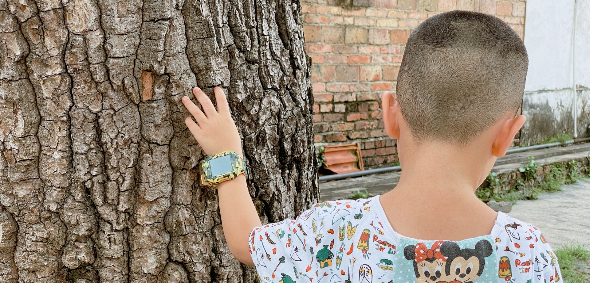 儿童电话手表小天才和360哪一款好,智能手表保护孩子