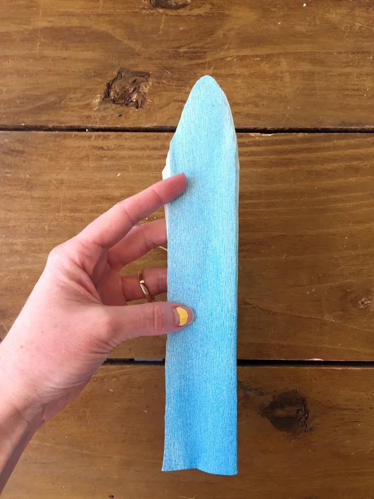 用手工纸做出来的花型装饰,软皱纹纸手工花