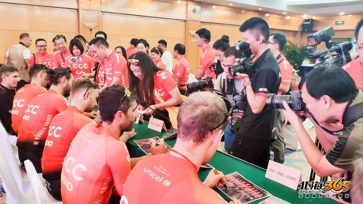 零距离接触环广西明星车手，个个一米八五，人靓身材好（多图）