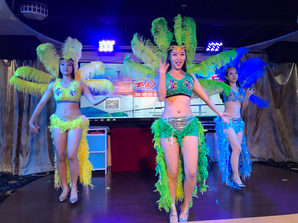 珠澳海湾夜游，看遍左手澳门右手珠海的繁华