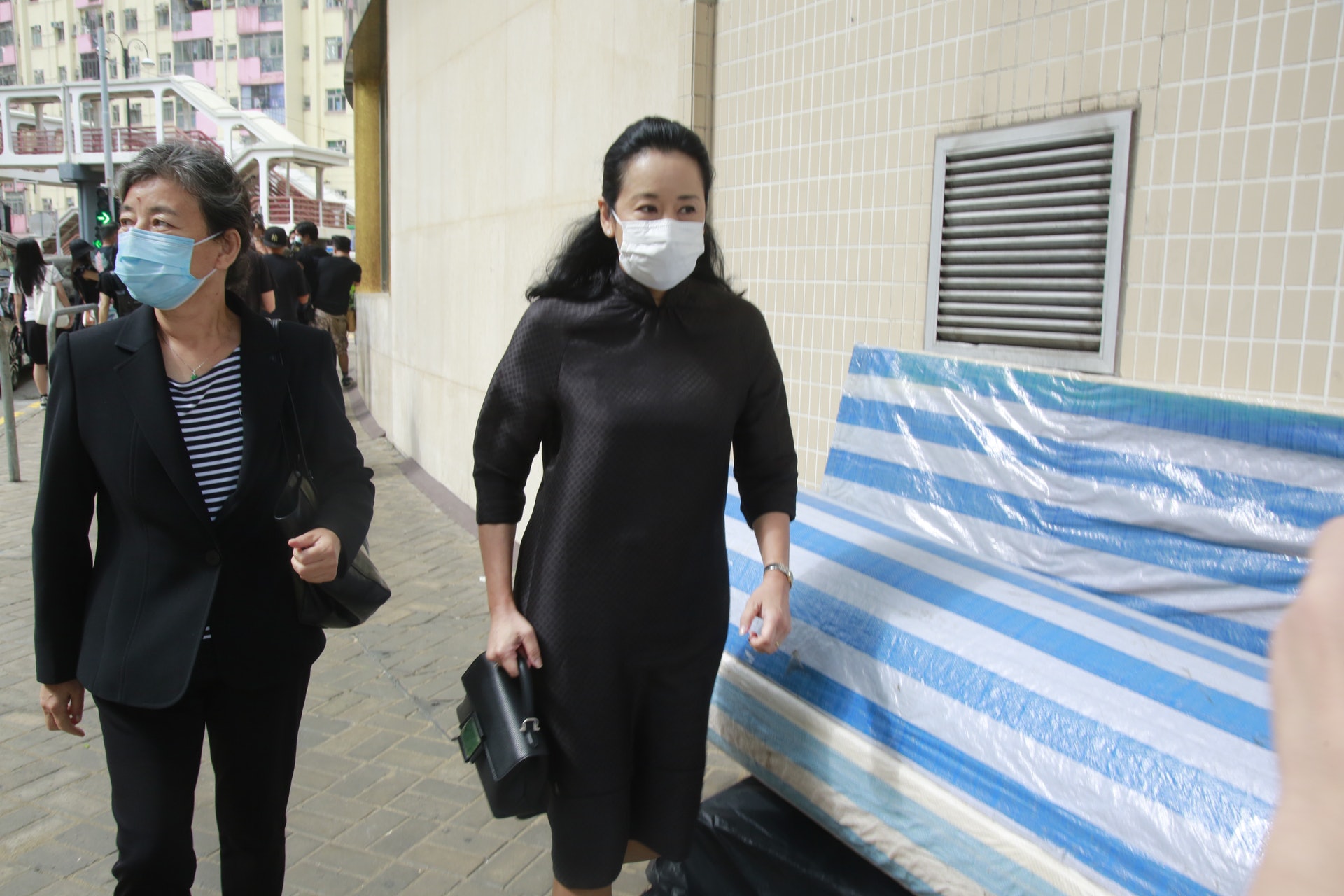 郭晶晶简易包包,郭晶晶用的帆布爱马仕包