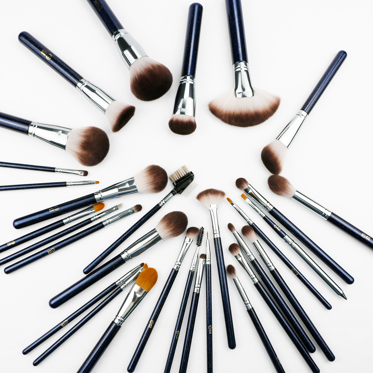 还不知道怎么挑选化妆刷？没关系，你想要的我都帮你整理好啦！