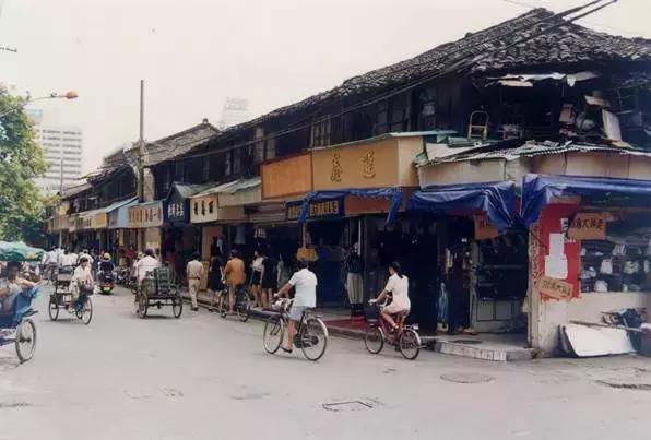 天一广场附近的老街,天一广场20年前